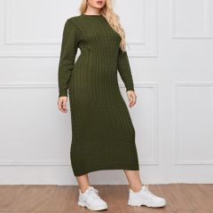 Однотонное вязаное платье-свитер размера плюс