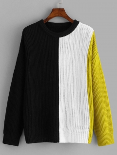 Контрастный свитер с заниженной линией плеч