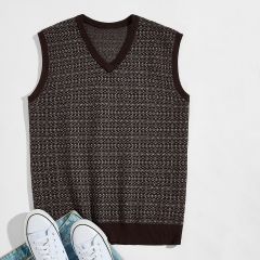 Мужской свитер с v-образным вырезом и геометрическим рисунком