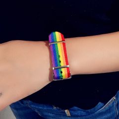 ЛГБТ-браслет в радужную полоску