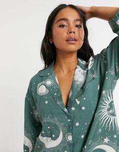 Шалфейно-зеленая пижамная рубашка из 100% модала с астрологическим принтом от комплекта ASOS DESIGN-Зеленый