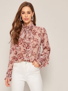 Блуза с воротником-бантом и цветочным принтом