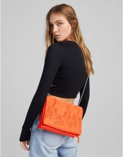 Оранжевая сумка на плечо из нейлона с тисненым принтом пламени и ручкой-цепочкой Bershka-Оранжевый цвет