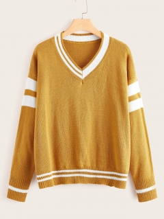 Полосатый свитер размера плюс с v-образным вырезом