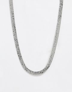 Серебристое ожерелье с цепочкой плетения 