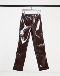 Темно-бордовые прямые джинсы из искусственной кожи с классической талией в стиле 90-х ASOS DESIGN-Красный