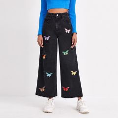 Широкие джинсы с вышивкой бабочки и высокой талией