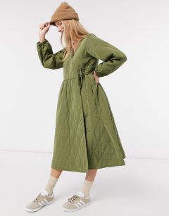 Стеганое ярусное платье с запахом цвета хаки Y.A.S-Зеленый