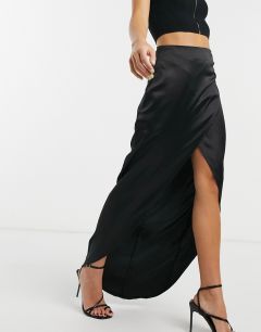 Черная присборенная атласная юбка мидакси с разрезом до бедра Flounce London Plus-Черный
