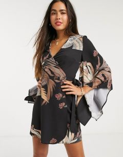 Платье с рукавами-кимоно и восточным цветочным принтом Liquorish-Черный