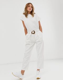 Мягкие белые джинсы-галифе с поясом ASOS DESIGN-Белый
