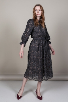 Платье Черешня из кружева с эффектом делаве темно-серого цвета (42-46)