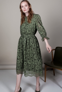 Платье Черешня из кружева с эффектом делаве изумрудного цвета (42-46)