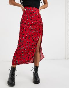Красная трикотажная юбка-карандаш со сборками и цветочным принтом Stradivarius-Красный