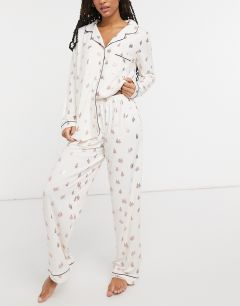 Кремовая пижама с принтом в виде елочек с эффектом «металлик» Chelsea Peers-Кремовый