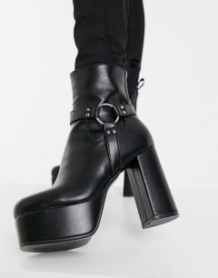 Черные ботинки на платформе со сбруей-бандажем Lamoda-Черный цвет