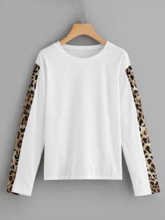 Контрастная леопардовая футболка