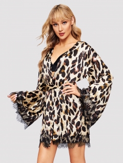 Леопардовый халат с кружевной отделкой с поясом и стринги
