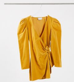 Вельветовое платье мини с запахом и длинными рукавами в цвете охры ASOS DESIGN Petite-Желтый